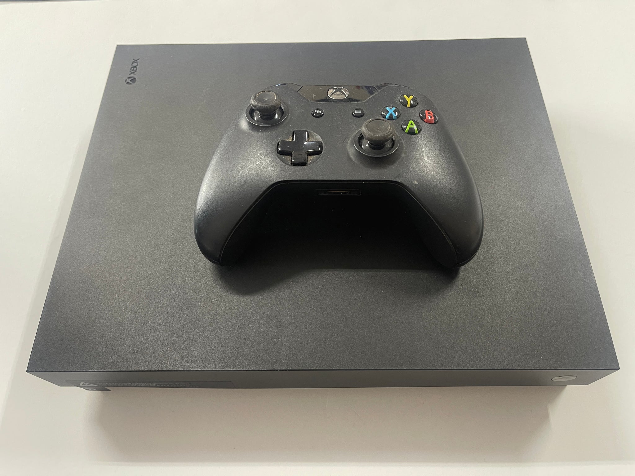 XBOX One X 1TB Console Bundle