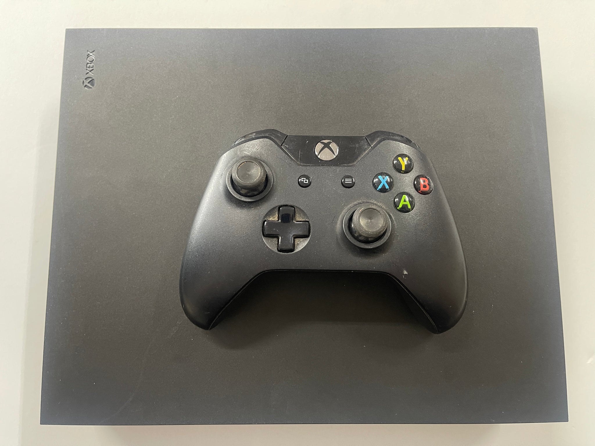 XBOX One X 1TB Console Bundle